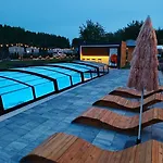 Vip Celebrity House Przy Suntago, Grabska Osada Holiday home *