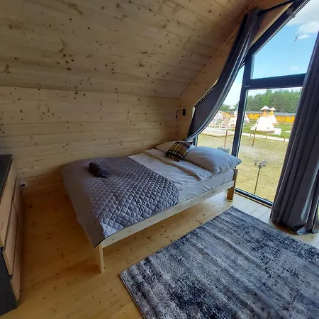 Vip Celebrity House Przy Suntago, Grabska Osada Nyaraló *